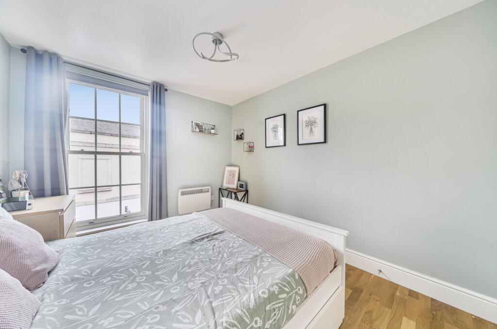 1369651-7-68efc6e...