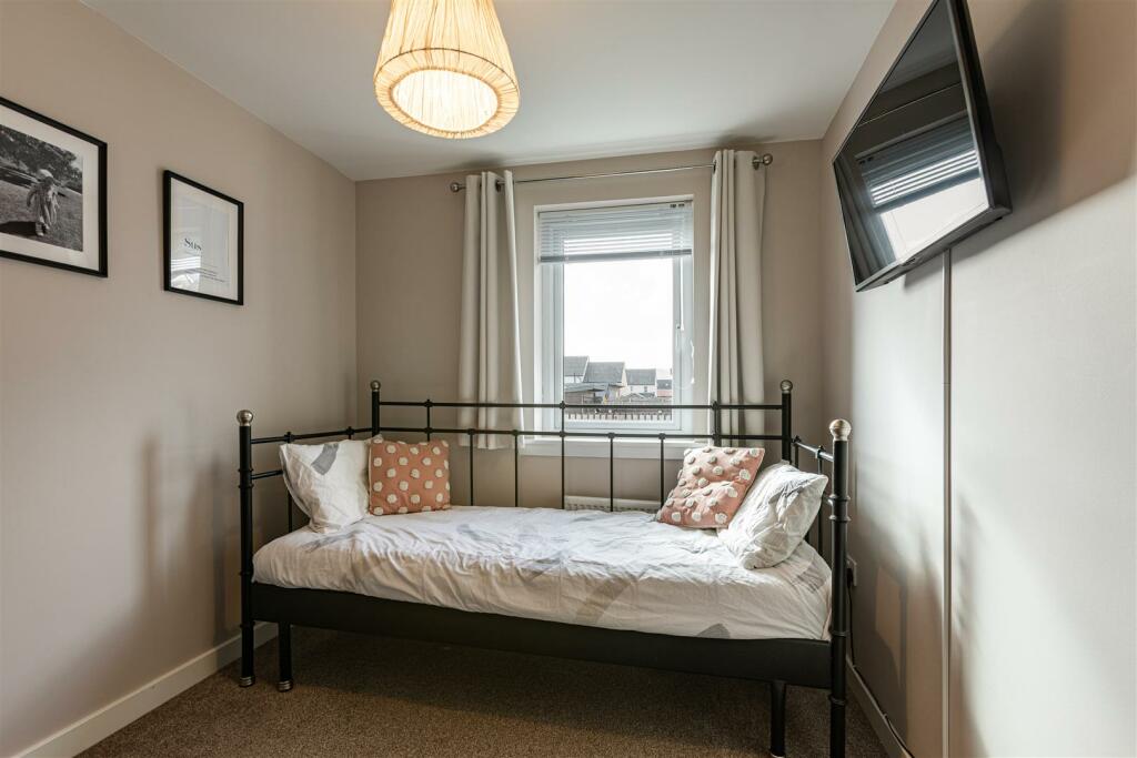 50 Knoll Park Galashiels 23.JPG