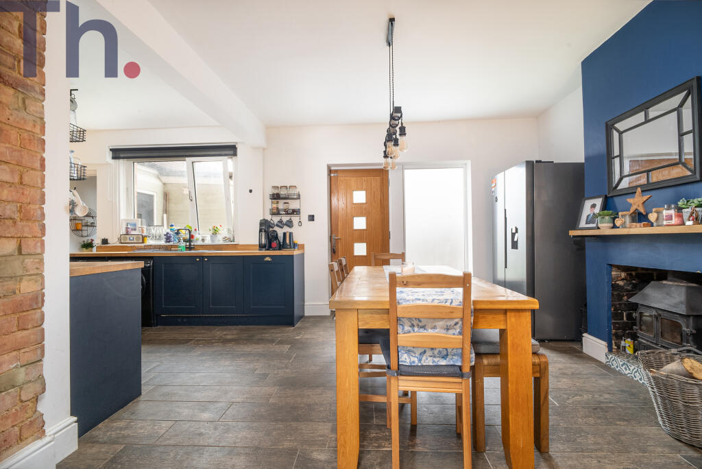 Dining Area &amp; Kitchen