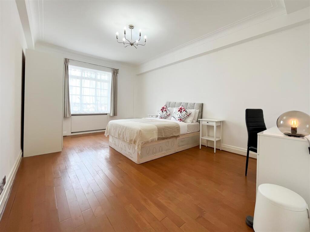 bedroom 1 (1 of 1).jpg