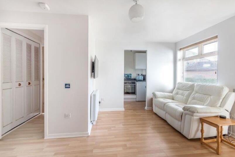 14 Langley Road liv4
