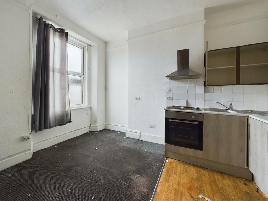 CAM03974G0-PR0052...