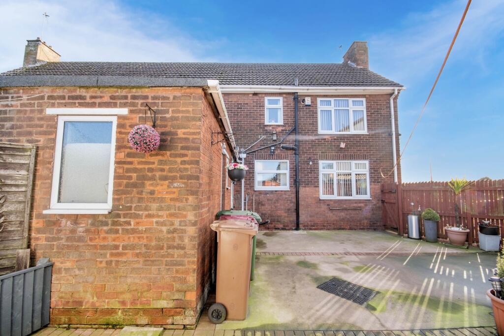 Estate Agent EweMove Scunthorpe Back of House