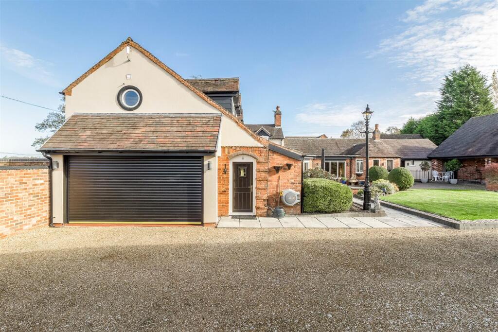 Main Road, Baxterley