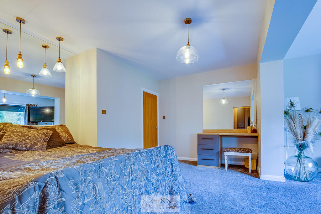 Bedroom 1.7