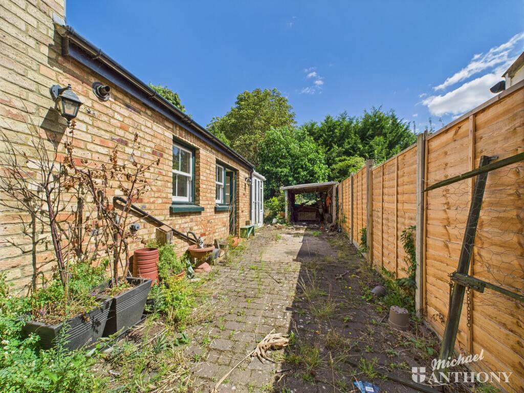 CAM02773G0-PR0343-STILL019