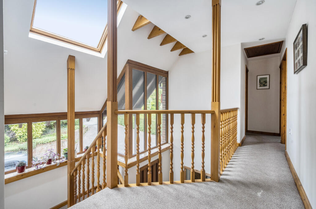 1356053-19-68cab4...