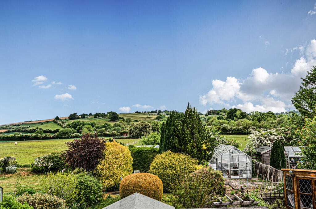 116821e17359cb41289243arw11