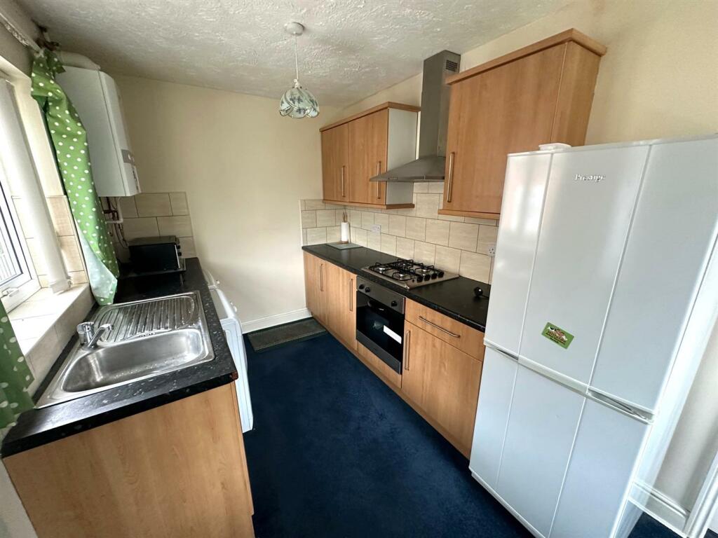kitchen 1.jpg