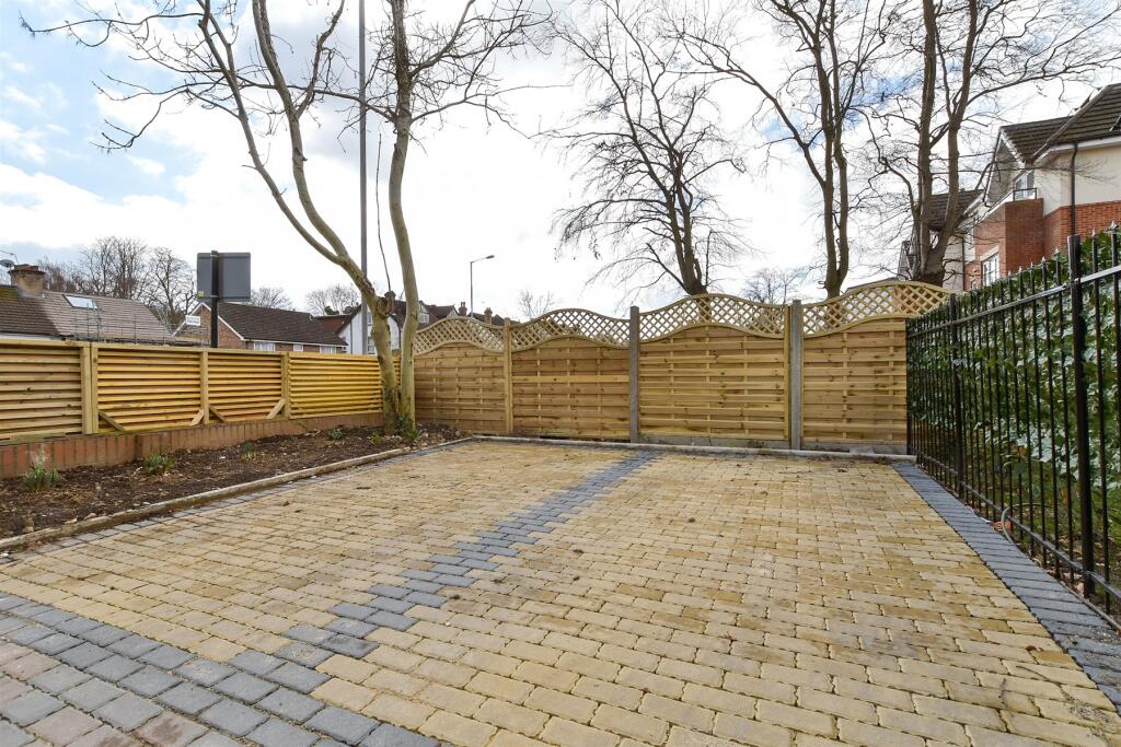 Driveway/Parking