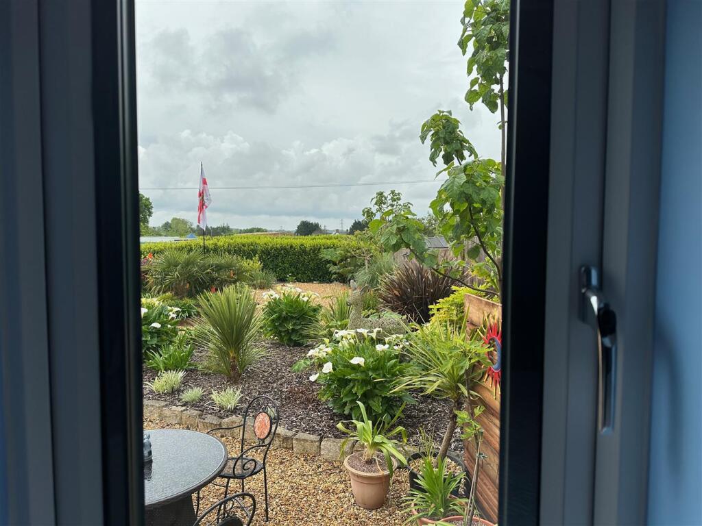 3 Pompeys Lane Ferndown BH22 9DY - 7 of 24 view fr