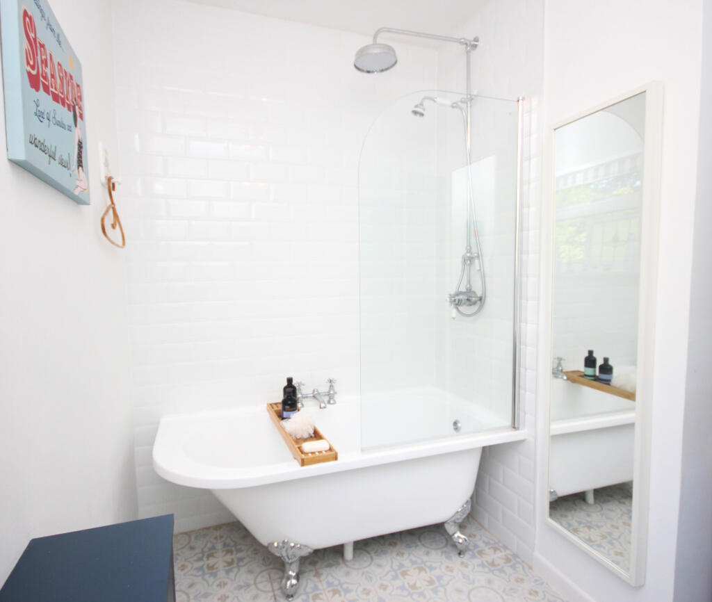 16) Bathroom