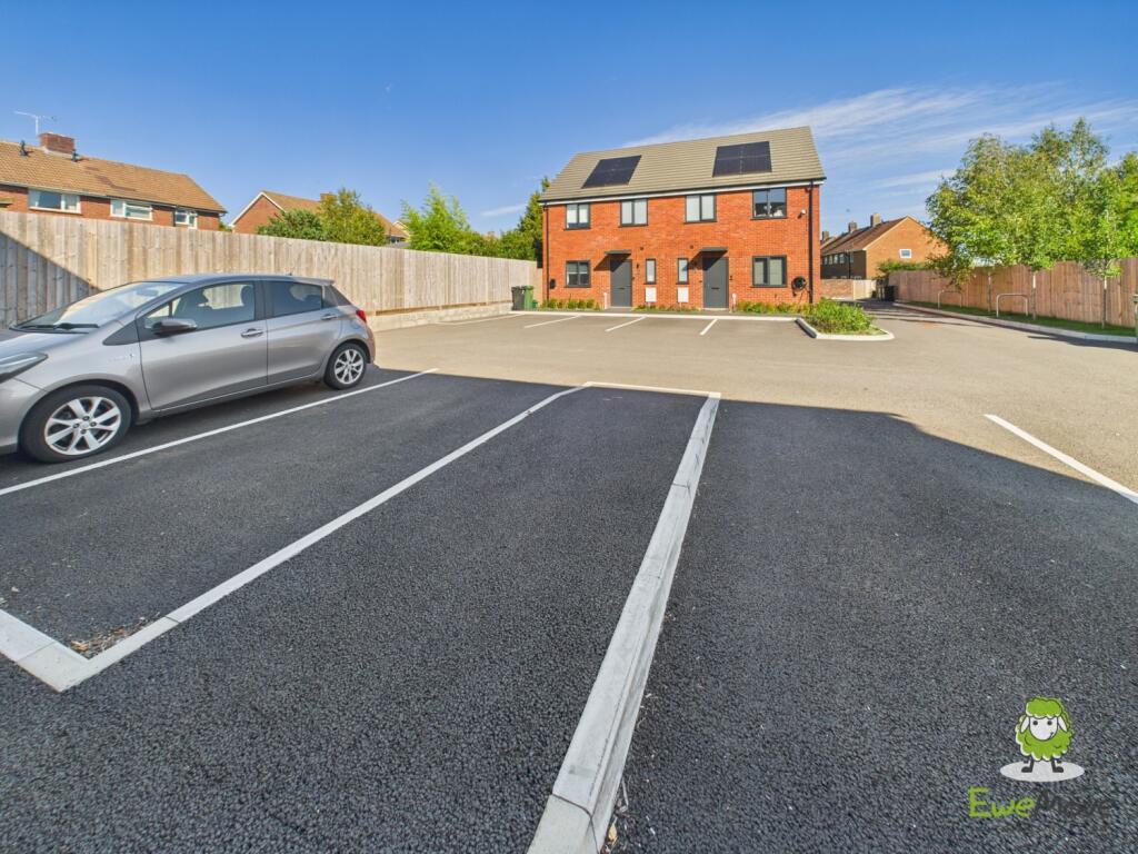 EweMove Basingstoke Estate Agents - Wells Court - 