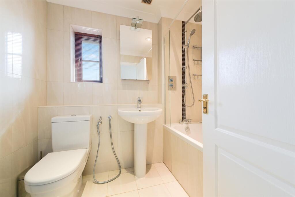 HAWTHORNE CLOSE,1 - (4).jpg