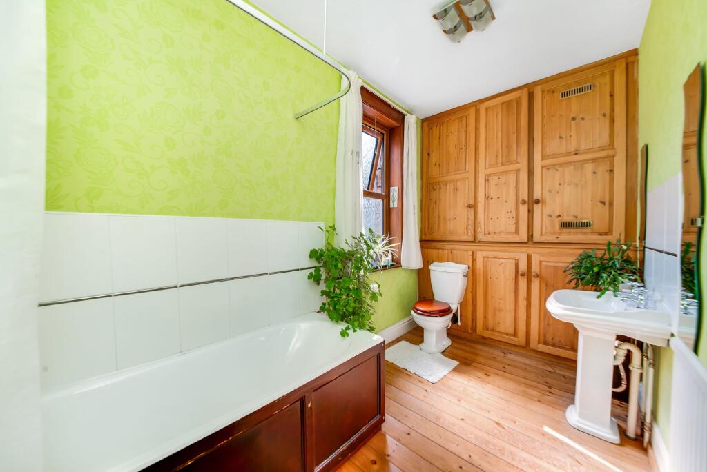 HOUSE BATHROOM