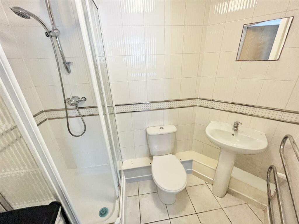 En Suite Shower Room