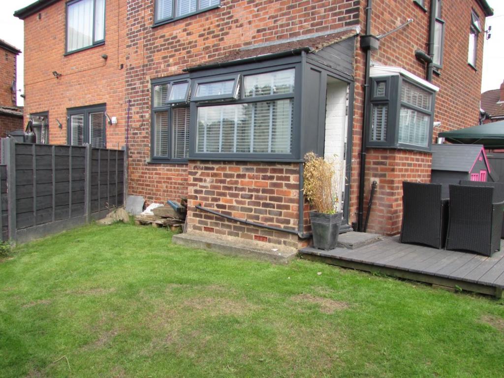 NewtonRd33gdn4.JPG