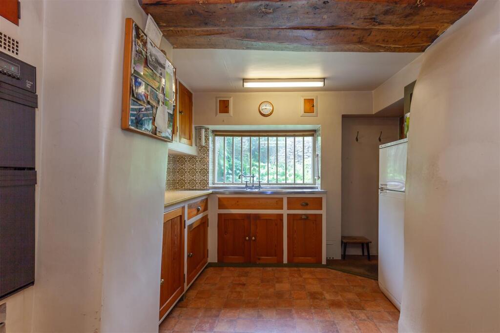 Kitchen 3.jpg