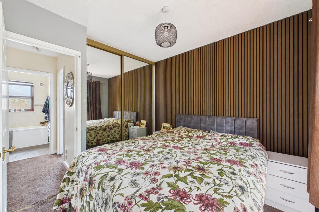 CAM05454G0-PR0005-STILL007