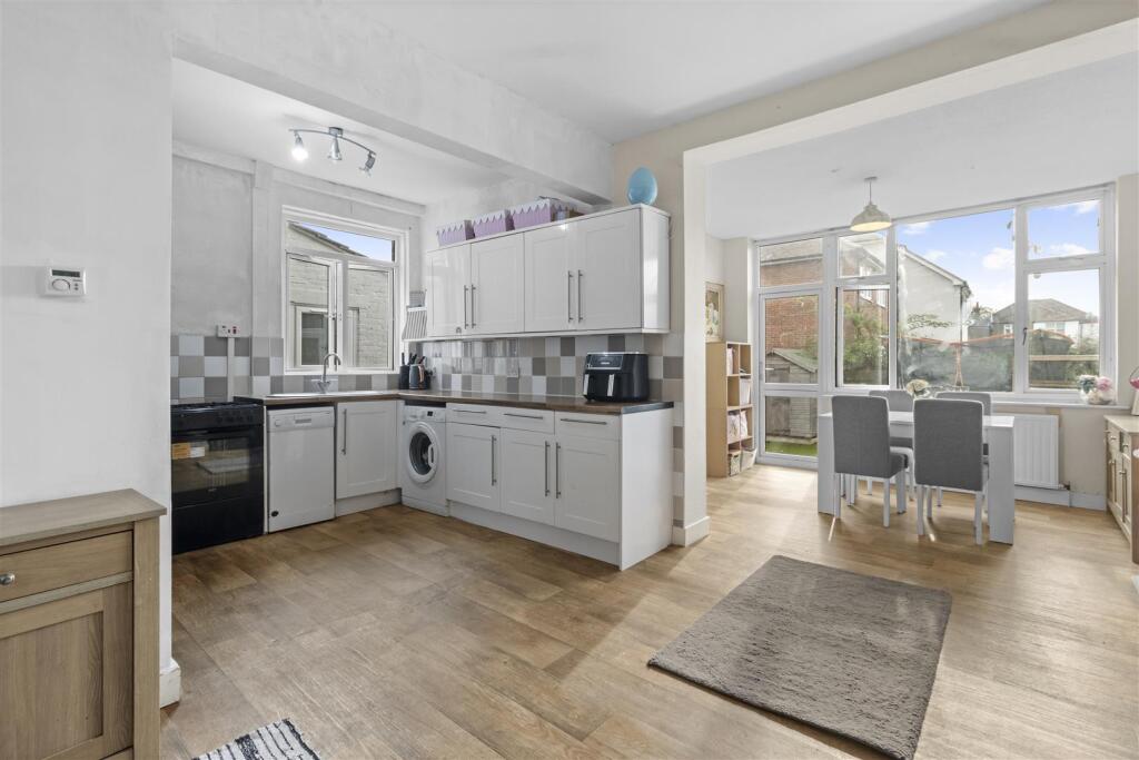 kitchen #3.jpg