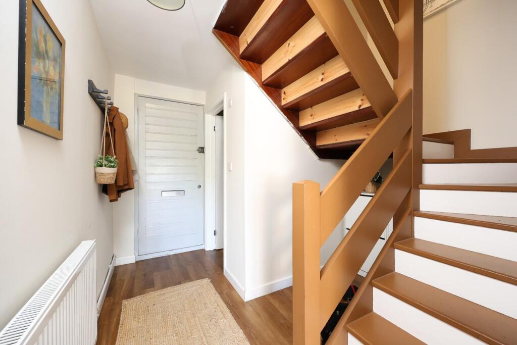 2 Courtside Mews 13.JPG