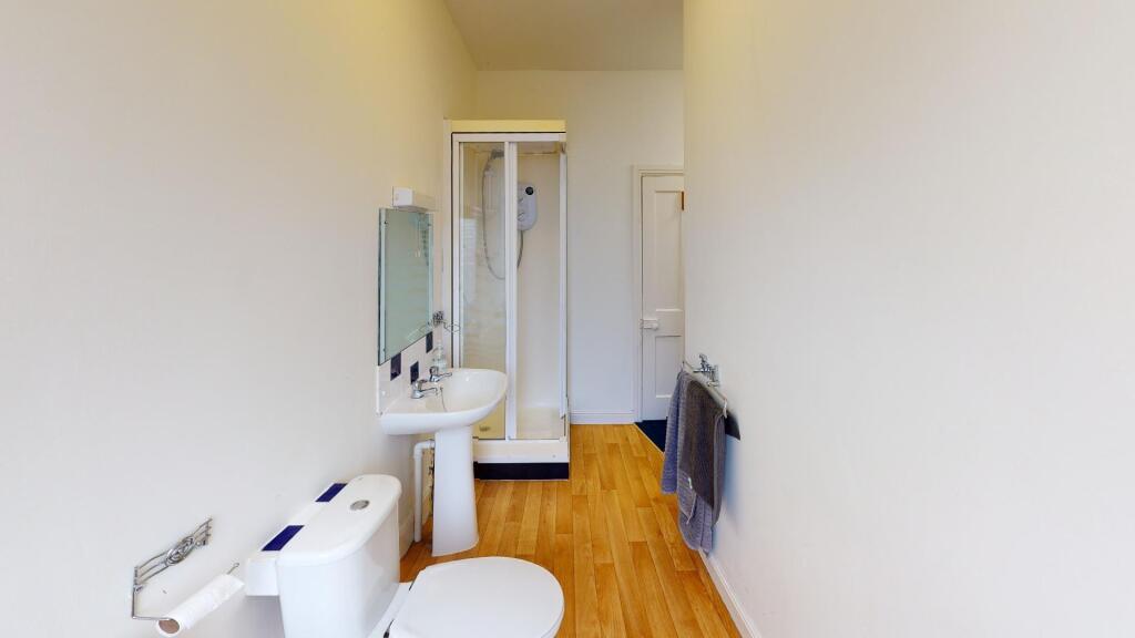 8-Rosa-Road-Bathroom.jpg