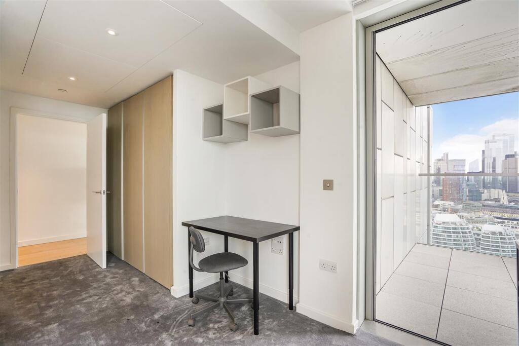 Flat 2508, 145 City Road London    (16).jpg