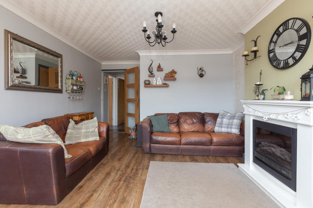 43 ARROWSMITH DRIVE-3