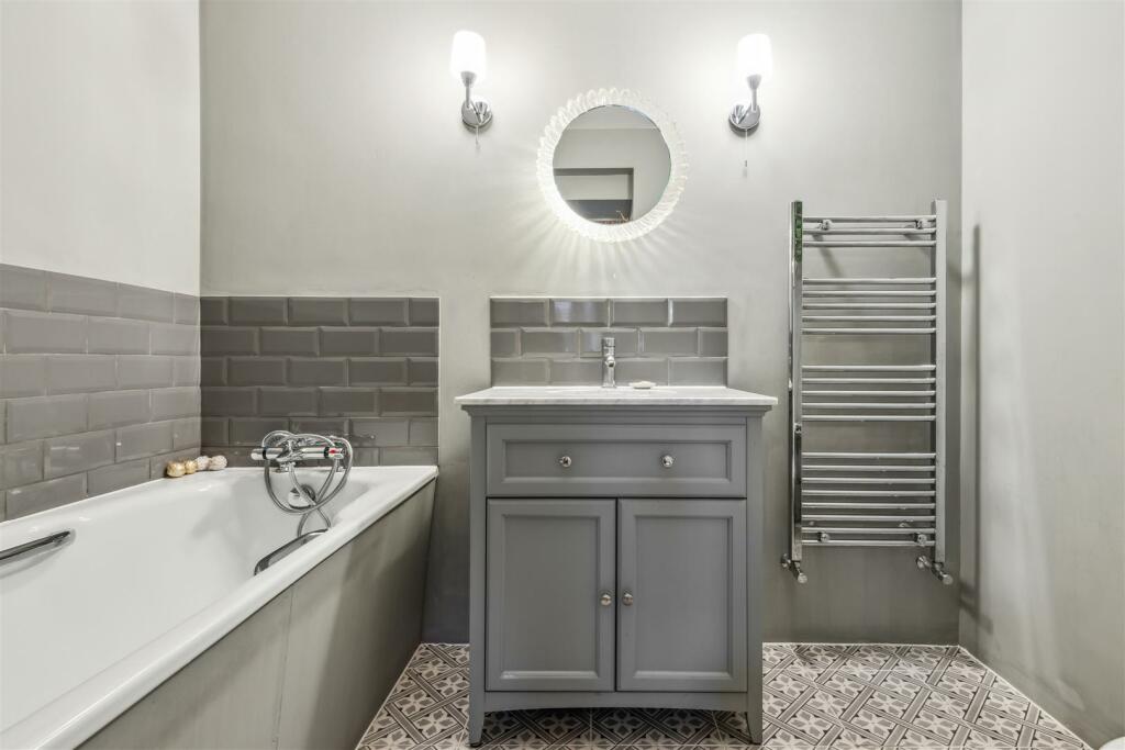 Chiswick High Road, W4 - FOR SALE