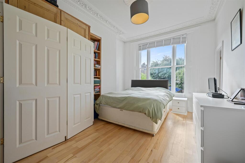 Brckenbury Gardens - Bedroom