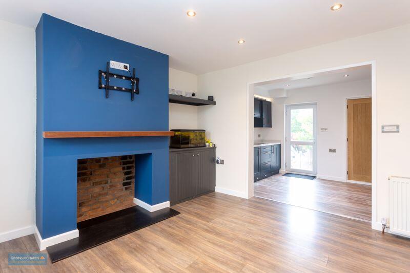 Sitting/Dining Room
