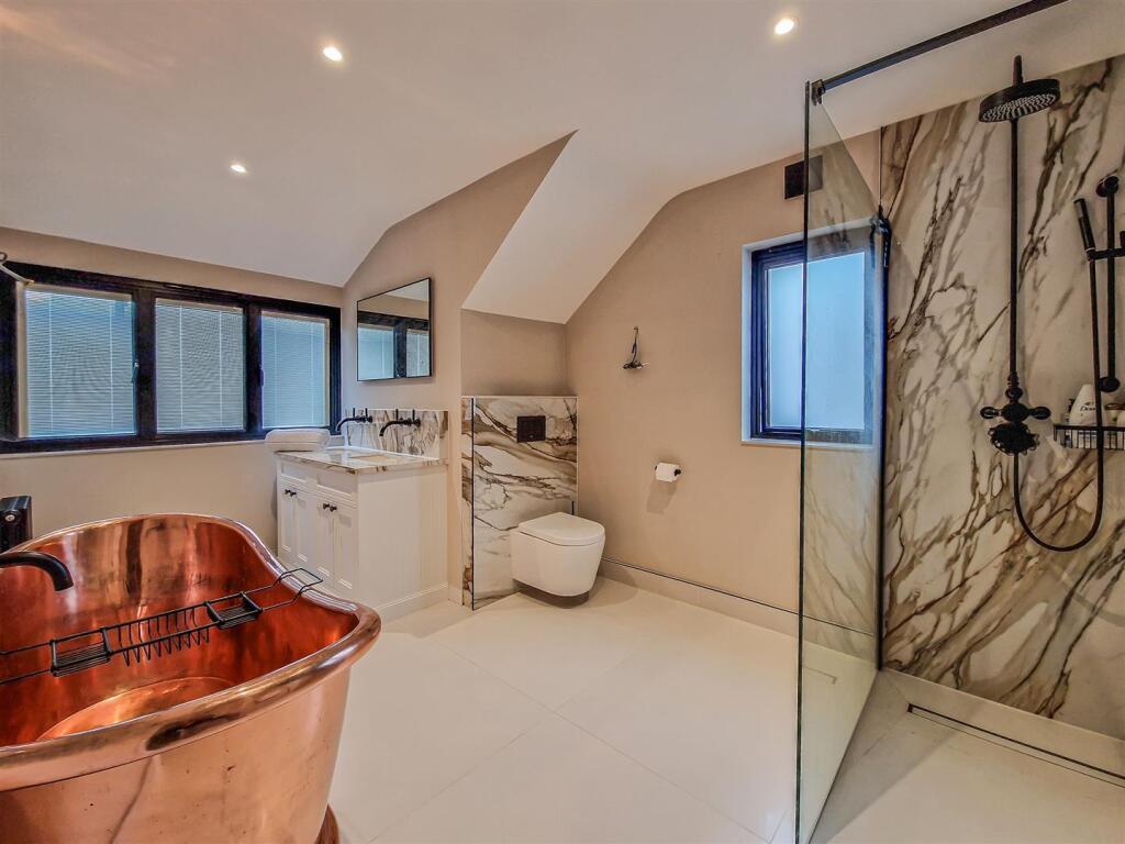 gorgeous family bathroom