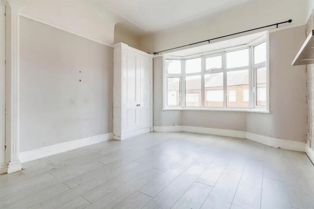 Gorsefield Road, Birkenhead, CH42