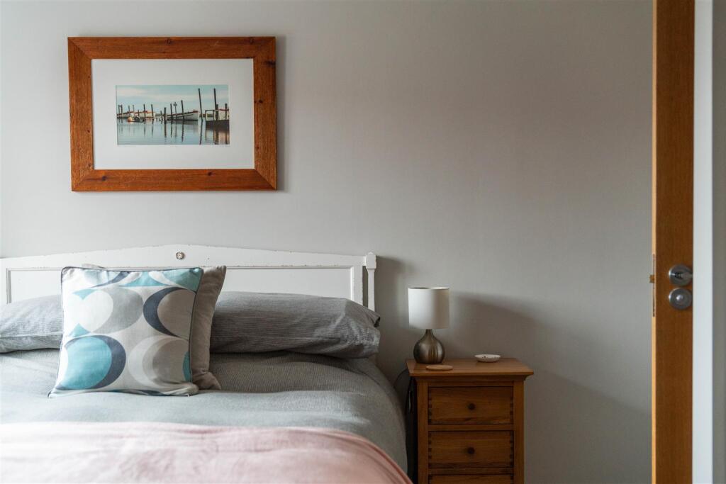 Bedroom2-6.jpg