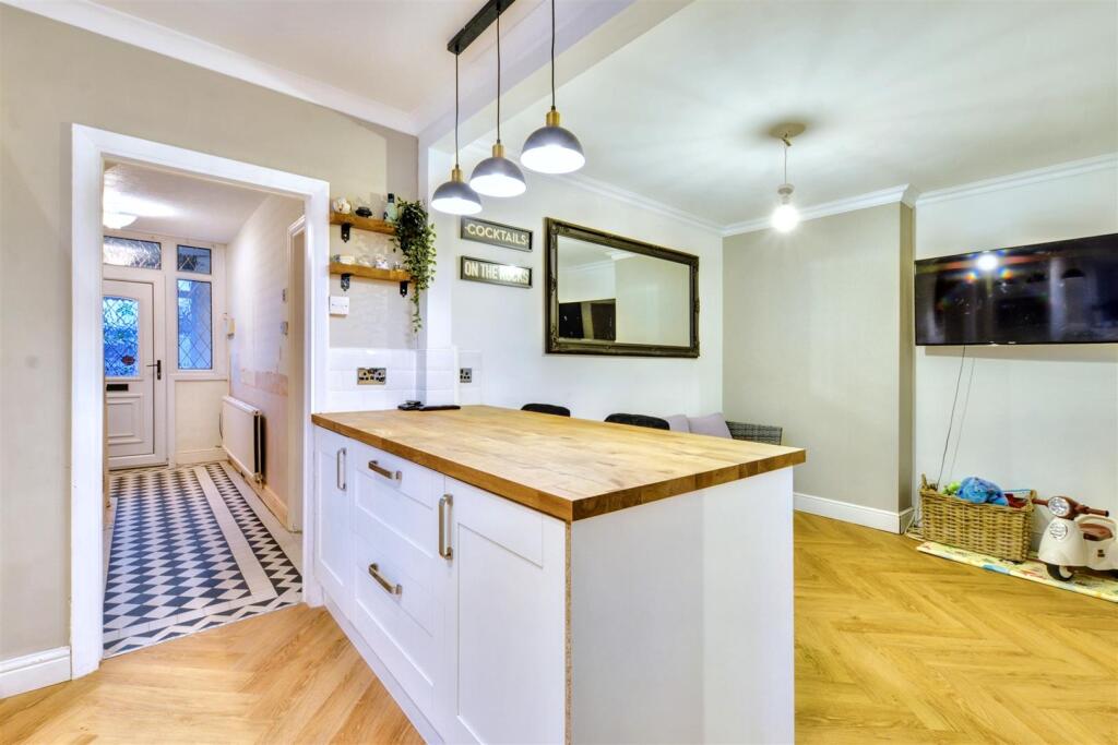 Kitchen_2.jpeg