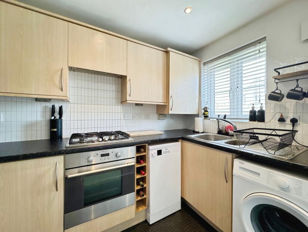 EweMove Basingstoke 102 Wiltshire Crescent