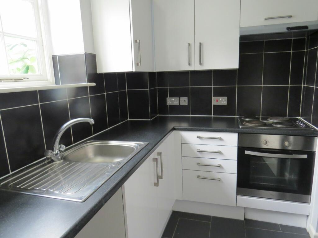 Kitchen pic 2