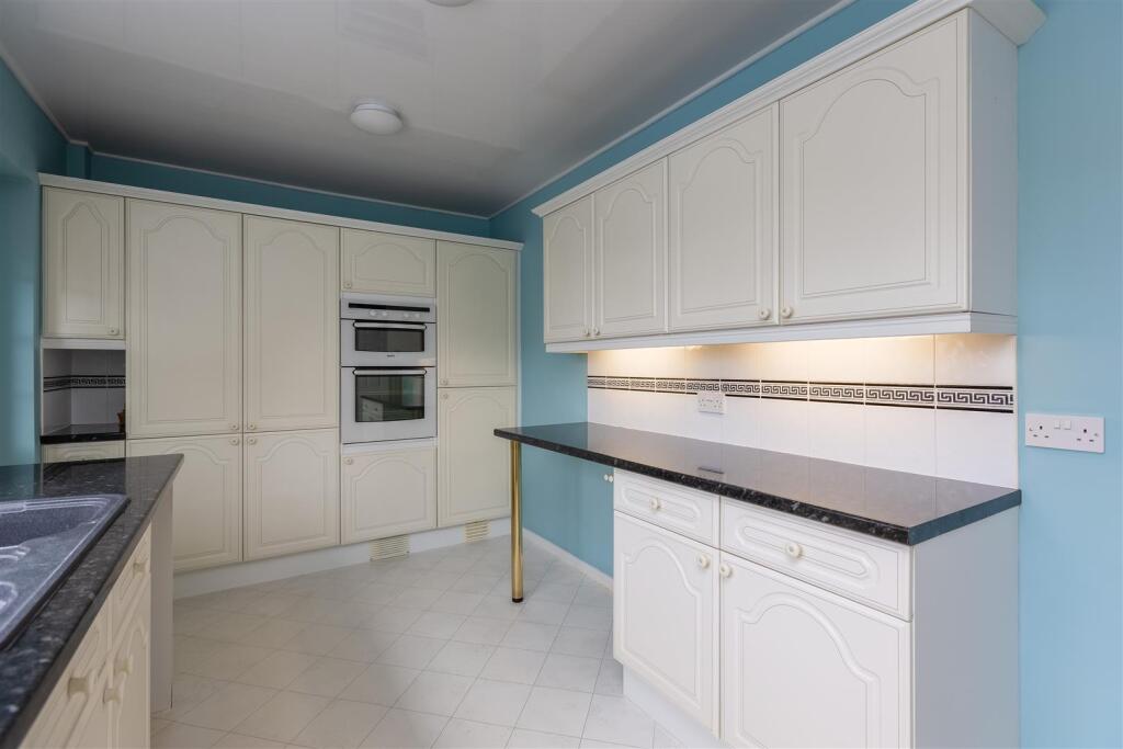 Old Maltongate 47 Kitchen-2.jpg