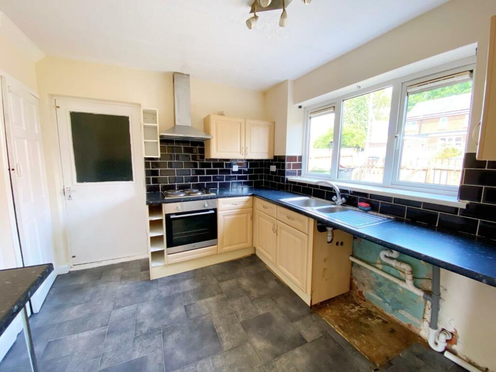 Kitchen 1.jpg