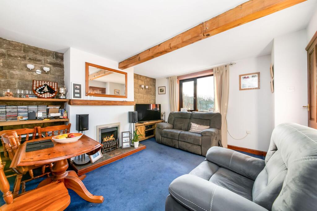 OPEN-PLAN LIVING DINING ROOM