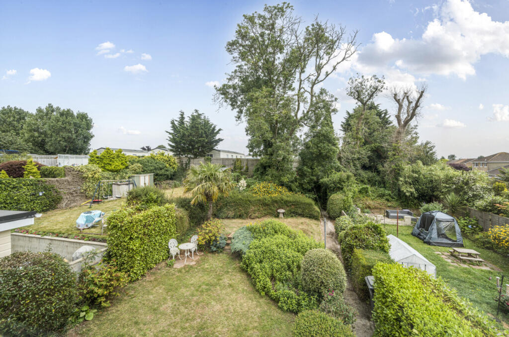 1317677-4-68628c3...