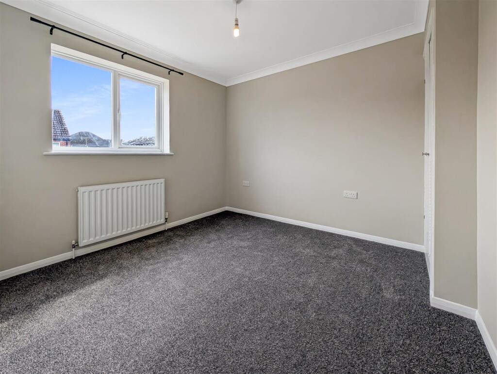 Bedroom 1.jpg