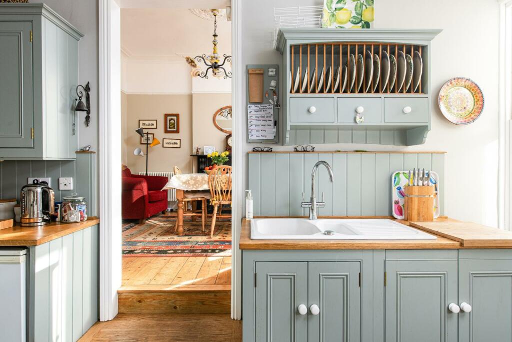 Kitchen_3.jpg