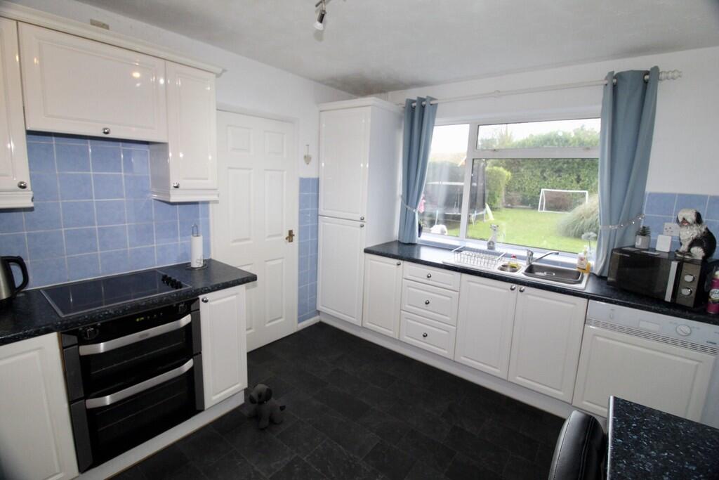 41DC3775-9C2E-41D...