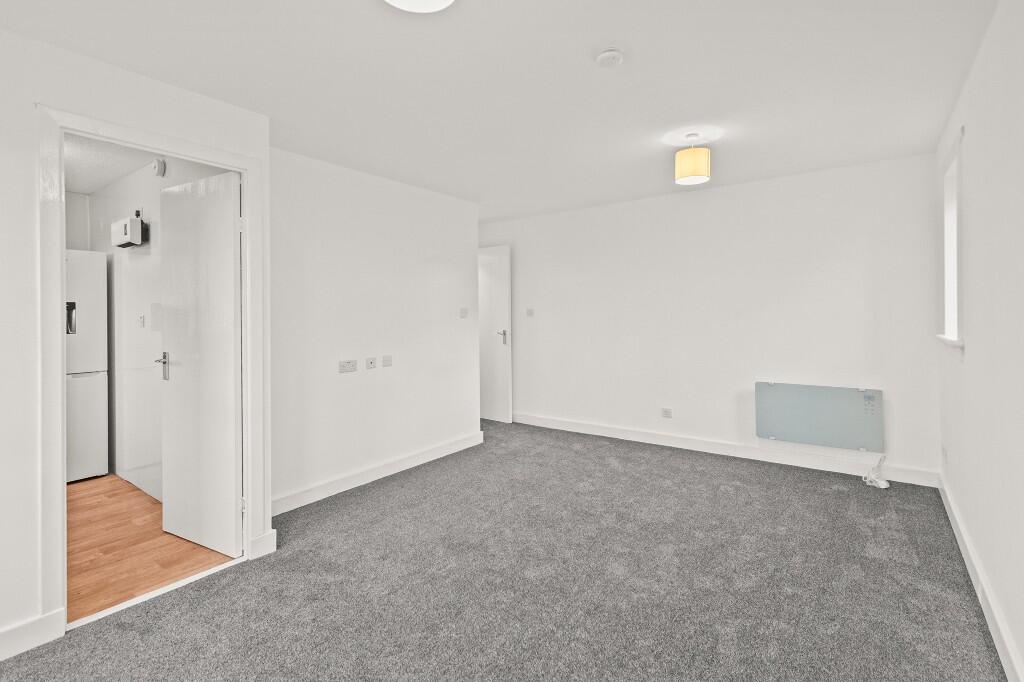 76 Franchi Drive, Stenhousemuir, Larbert, Stirlingshire, FK5 4DY