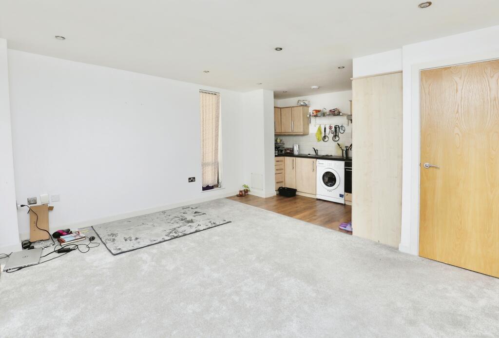 Lounge / Kitchen