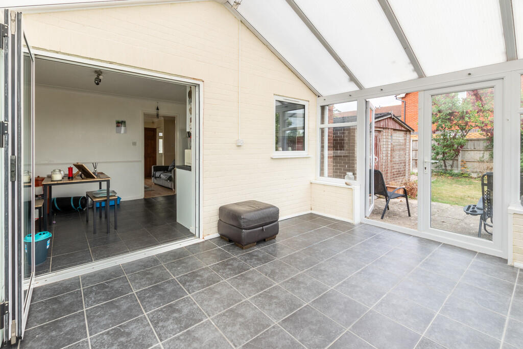 6 Chelmsford Driv...