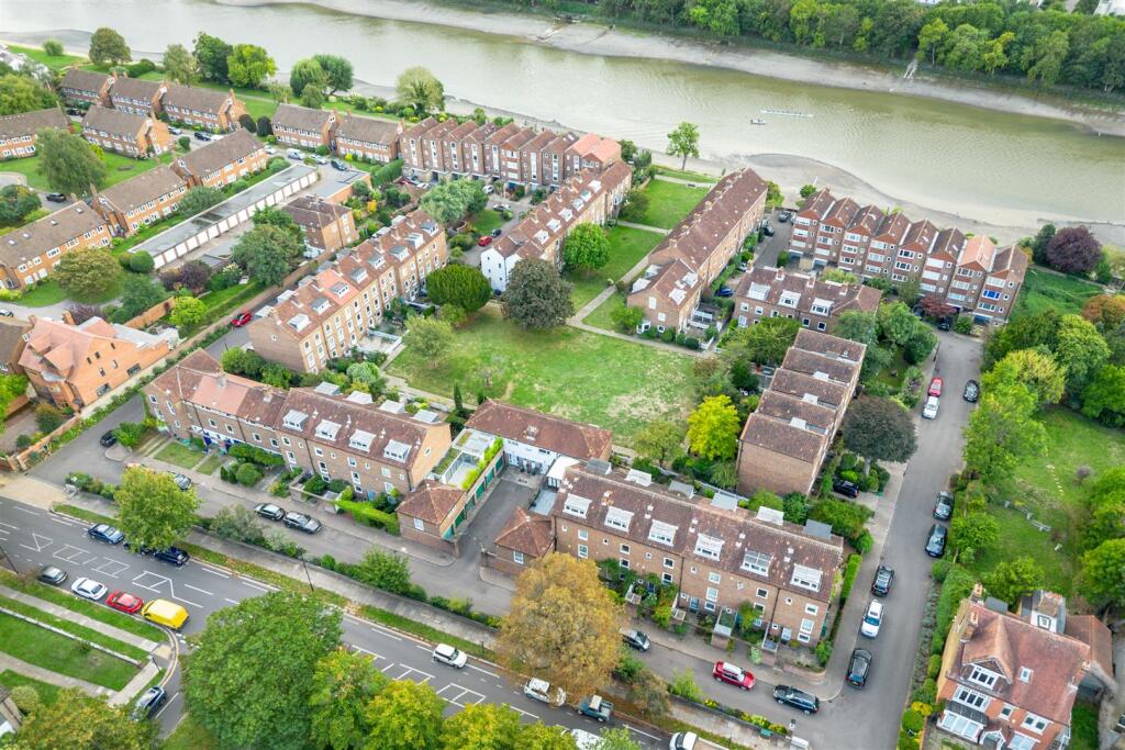 Chiswick Staithe-5.jpg