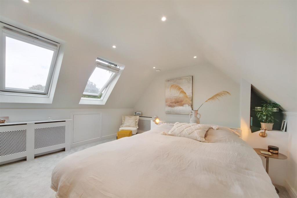 Master Bedroom 2.jpg