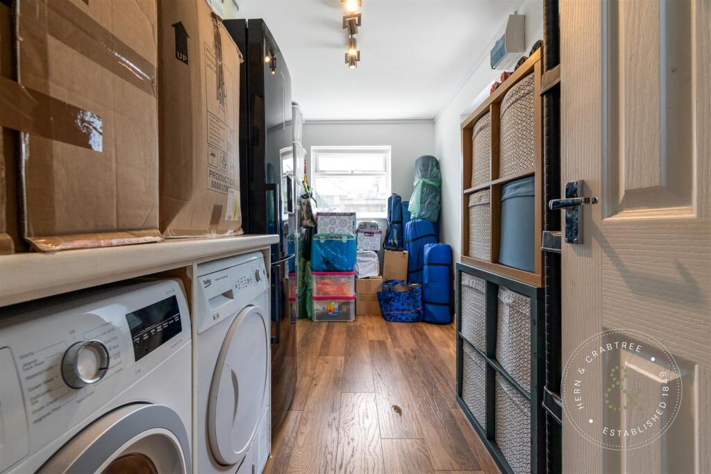 St Asaph Close, HernCrabtree (42).jpg